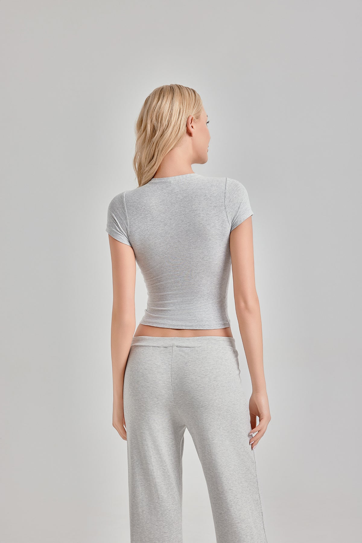 SIGNATURE ESSENCE SHORT SLEEVE TOP - LIGHT HEATHER GREY